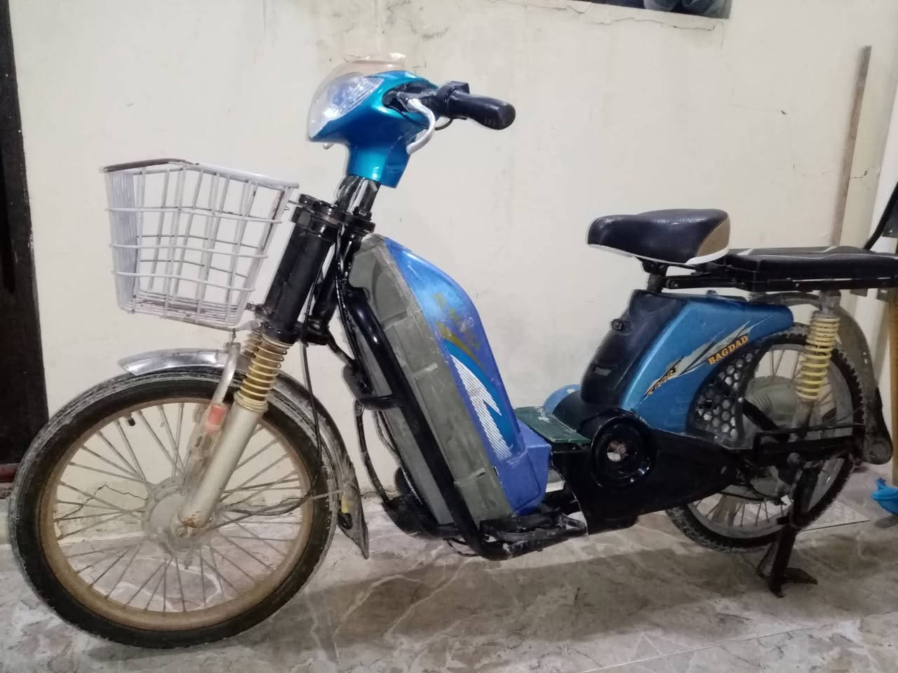 ألسلام عليكم
دراجه شحن للبيع أو مراوس بدراجه حجم أكبر حتى أذا بطاريات ضعيفه ماكو مشكله
 سعر ألدراجه 200  بطاريات يقرن 10 وألگشر مثل ما واضح  مكاني ألفلوجه شارع أبو ألنسور


**إذا كنت صاحب هذا الإعلان وتريد حذفه لأي سبب، رجاءا أرسل رسالة إلى الدعم الفني**