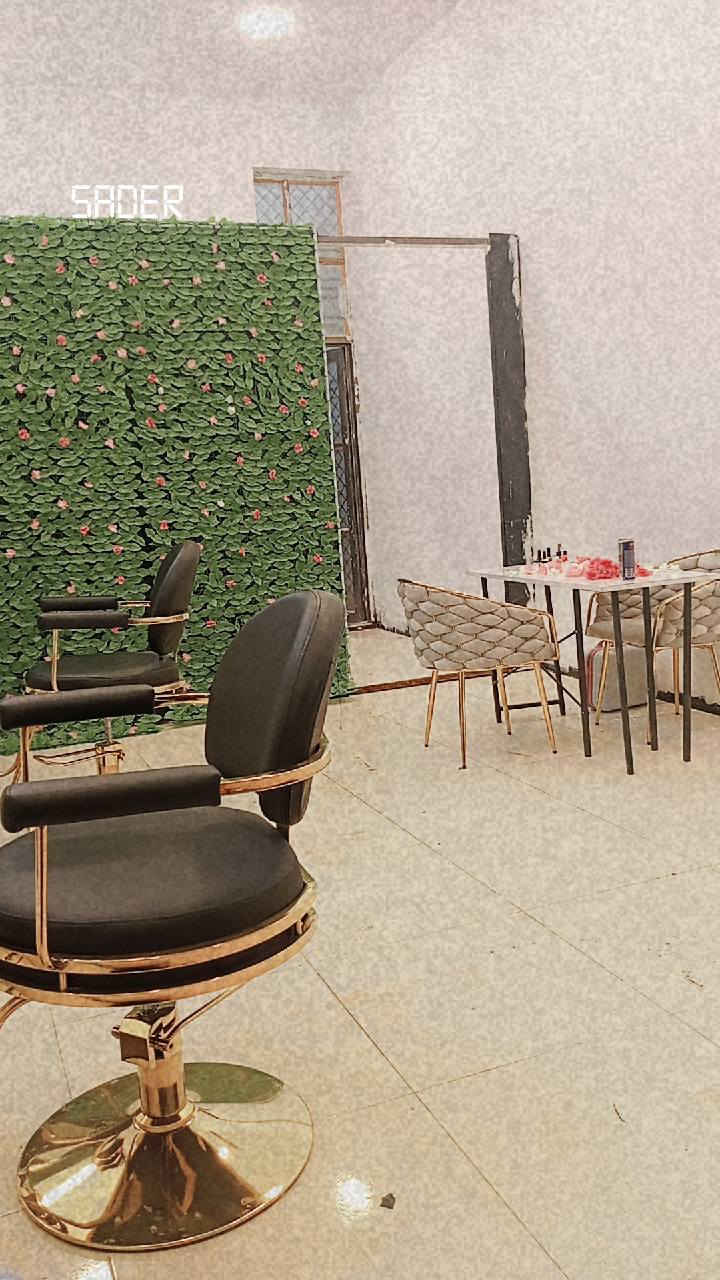 صالون ديفا 
ينتظركم يومياً من الساعه 10 صباحاً إلى 9 
صبغ 
قص 
اظافر 
رموش 
كل مايخص جمالك 
الدوره البوعيثه مقابيل مطعم كريستو جكن 
للتوصل ***********
