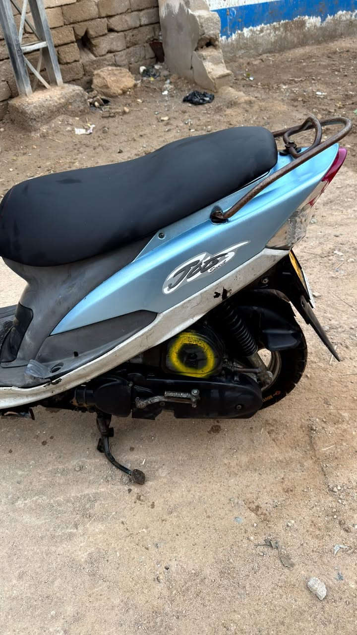 دراجه ماكس قجمه للبيع دراجه جديده حاويه ماشيه ٥ ايام فقط
مكاني قضاء المدينه 
السعر ٩٠٠ وبيها مجال قليل
 رقم لتواصل***********
