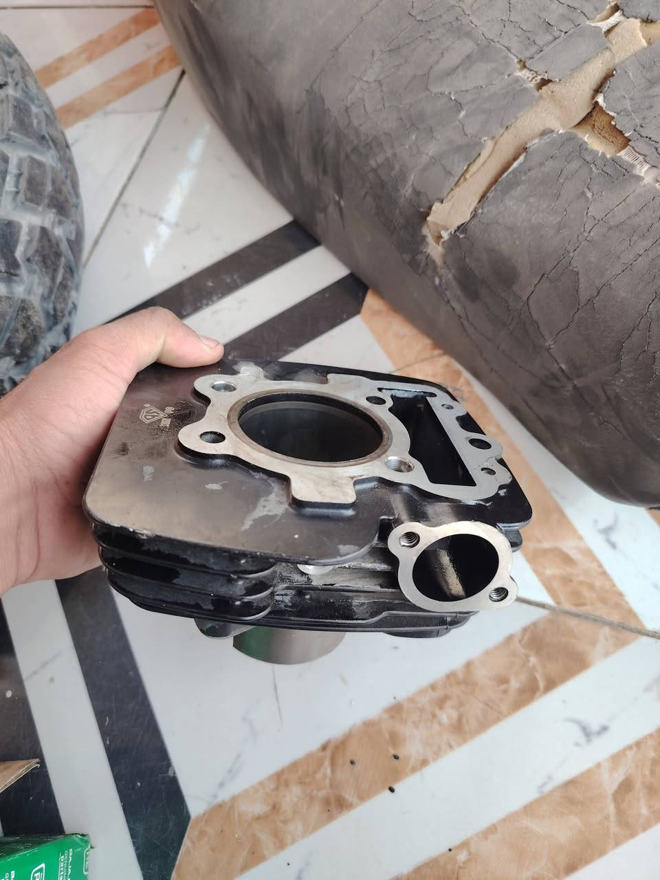 السلام عليكم غراض
لبيع  كرنك. صنيه.. بوشه.. تاير.. كشن..
دشلي. اشاير. هورنات..
شلع 70
 مستعملات مكاني بابل الحمزه الغربي ***********
