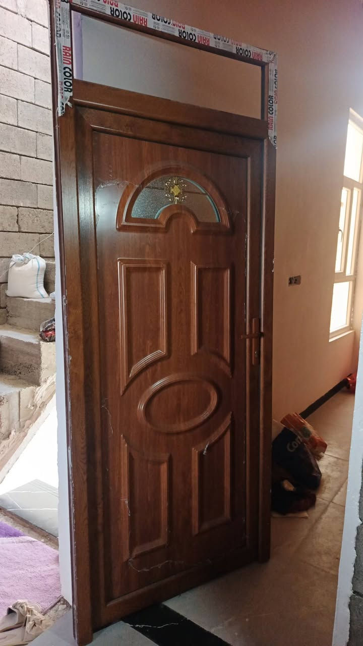 بواب ثين للبيع بلاستك نضافه فول شراي اتصل ***********
