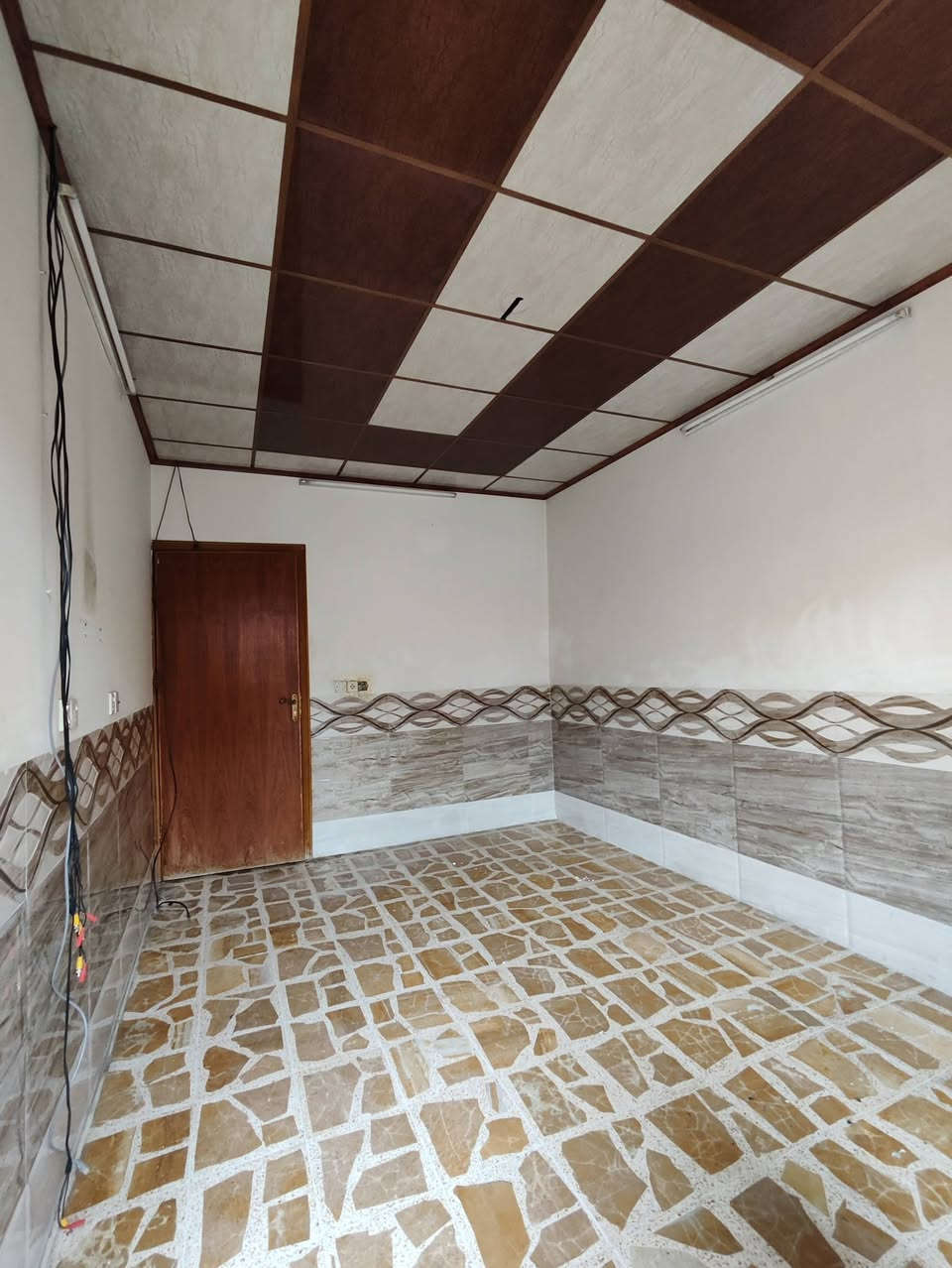 🔹دار للبيع في حي #الميثاق🔹
- مساحة الدار : 115 متر واجهة 6 متر
- شارع تبليط 
- سند طابو شرط التحويل
الدار طابقين معزول يصلح للاستثمار بوارد تقريبي 550 الف

🏠 تفاصيل الدار :- 
الطابق الاول :غرفة نوم، هول، مطبخ ، استقبال، صحيات ، كراج
الطابق الثاني : غرفتين، هول ، صحيات ، مطبخ

السعر والتفاصيل داخل قناة التلكرام : 
https://t.me/baet_alhadhara
_______________________________________________
للاستفسار:- 
***********
*********** 
مراجعة مكتب بيت الحضارة للعقار:
 عنوان المكتب سايدين حي الوحدة قرب مول سانكو 2
