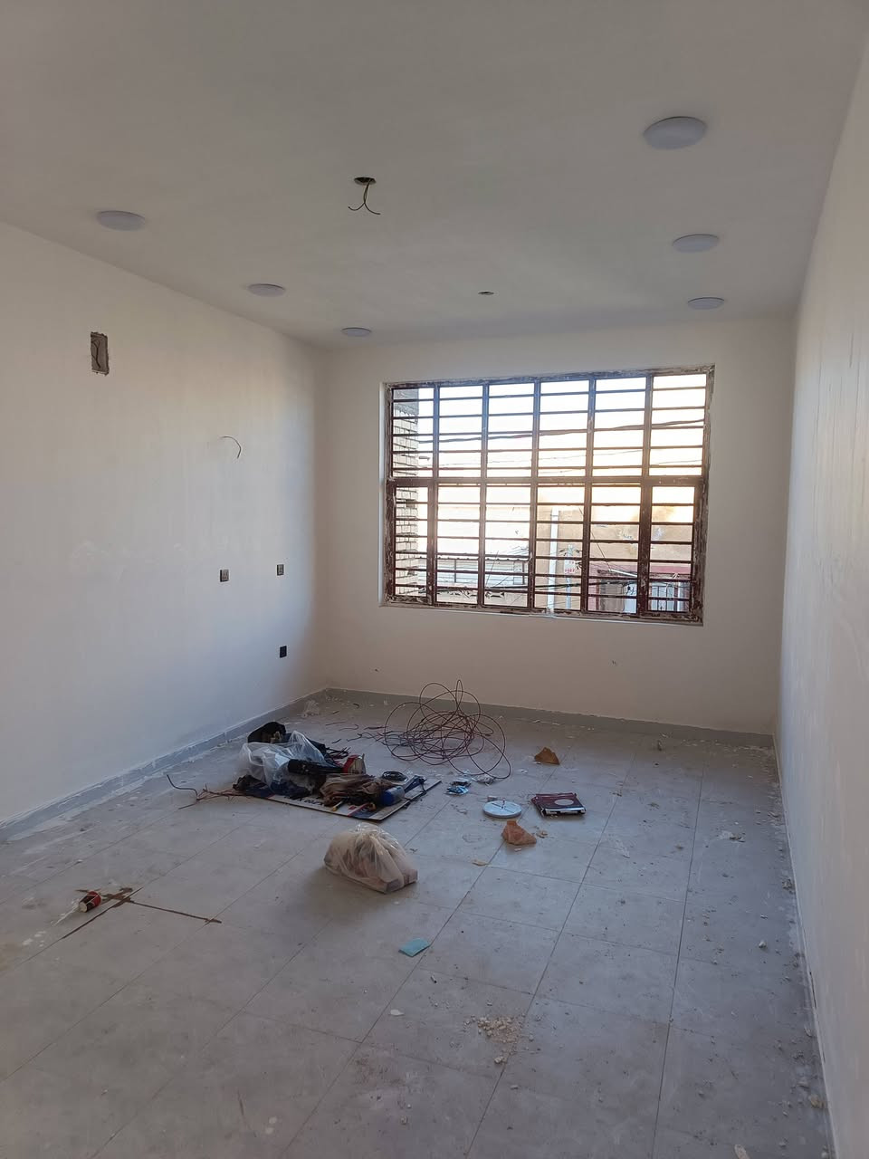 سلام عليكم خلفه لبخ بياض متفرغ هاتف ***********
