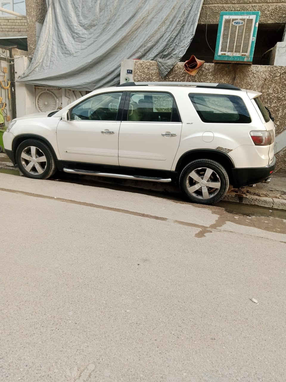 السلام عليكم سيارة نوع GMC موديل 2010محرك 6سلندر3700كامل مواصفات باسمي رقم انكليزي تحويل مباشر مكان السيارة بغدادالسعر 105الاتصال على الرقم***********والرقم ***********ابو بنين وبخدمتكم تحياتي
