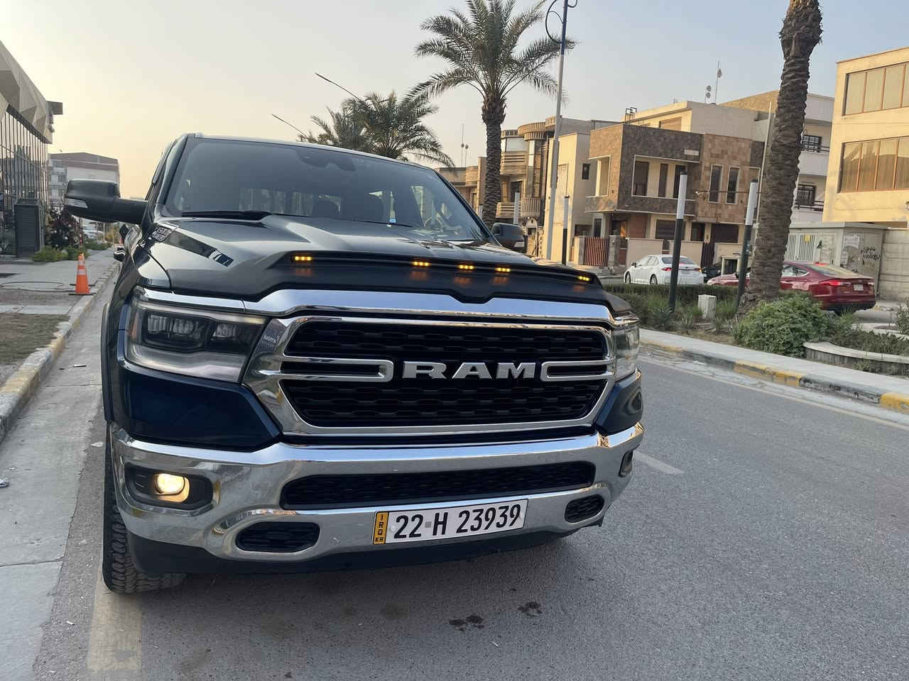 رام بك هورن  موديل 2022 
ماشيه 41 الف ميل
اللون نيلي  
صبغ قطعتين (  باب خلفي وجاملغ امامي ) 
وتبديل قطعتين نفس اللون ووياها مرفق السونار
تو ويل باب طويل بدي قصير المرغوب ويل 20 
قبغ بدي
مرفعه ٢ أنج من الامام  
رقم اربيل بشرط التحويل 
كير ومحرك بشرط 
محرك 8 سلندر
بدون أيرباك  
تبريد قطعتين
السعر ٢٩٠ ورقه   
موقعها بغداد / اليرموك 
السياره نظيفه وميحتاجلها مصرف ابد ع ايدي مستوردها ***********
