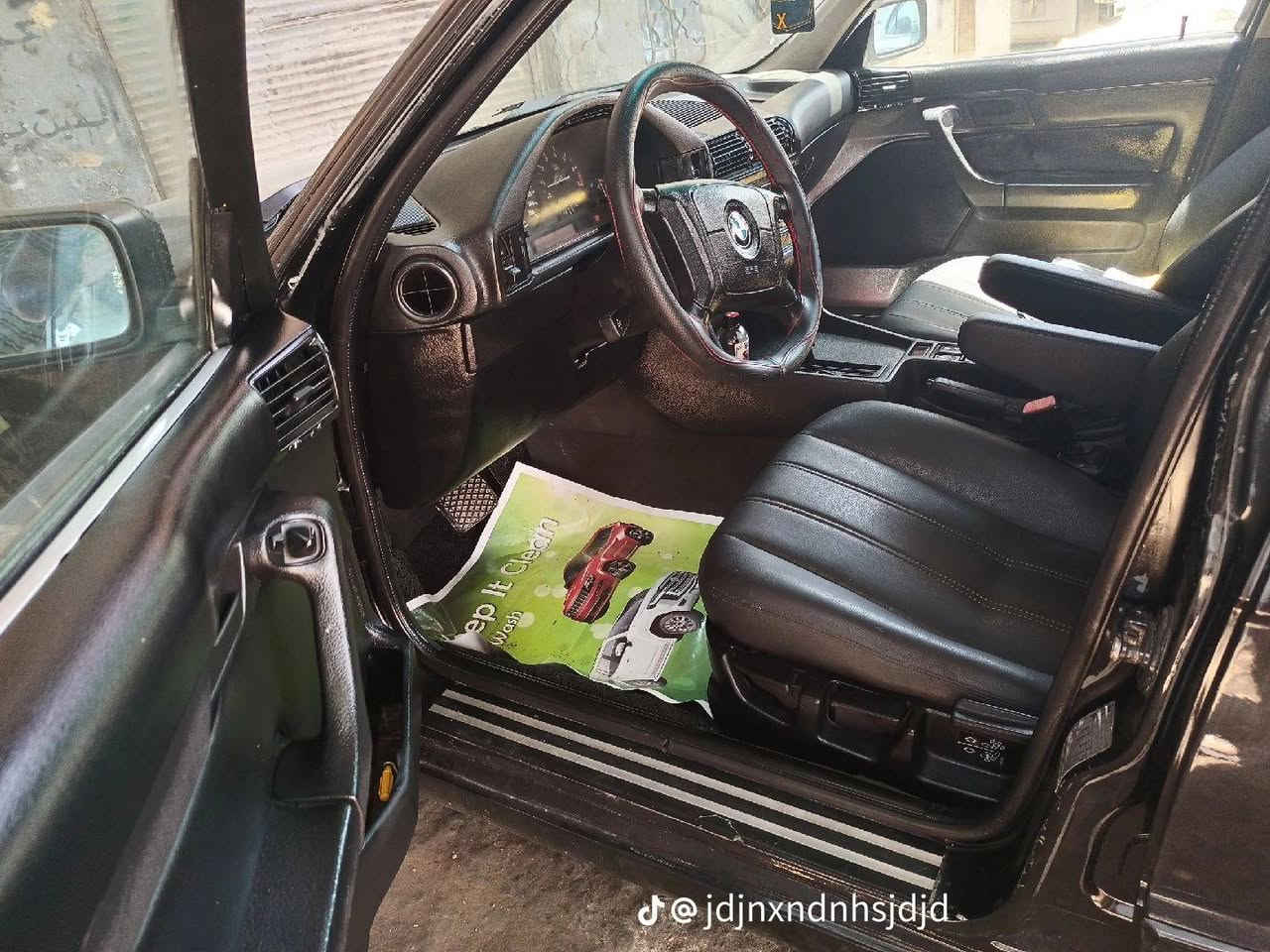 525للبيع مستعجل  لون اسود مصبوغه عام  مكينه وكير بسلفون  تبريد وغرفه لك رقم بغداد شرط تحويل  سعر ٤٥ وبيها مجال حك جيه   مكاني ديوانيه *********** 
***********
