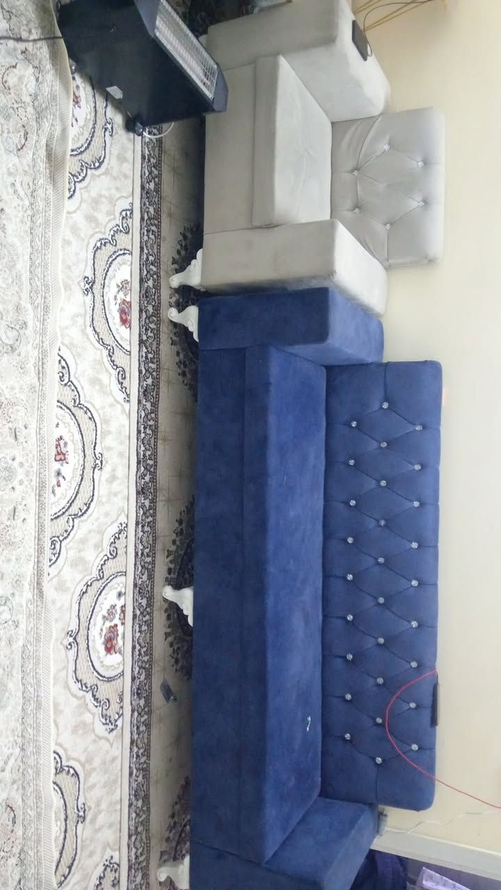 قنفات ويه الميز للبيع 250وبيهن مجال مامتواجد بلفيس***********
