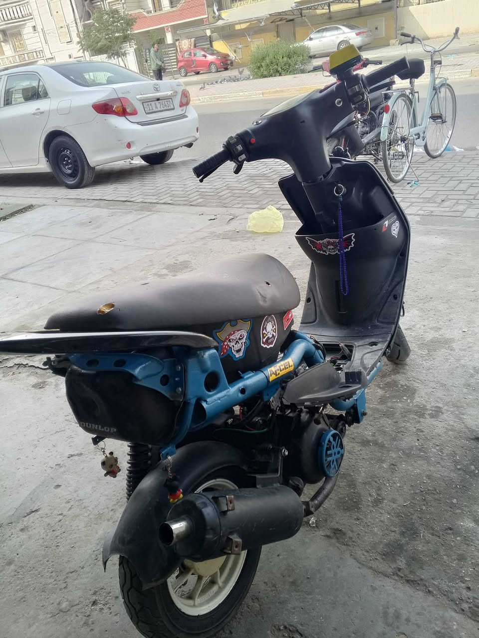 ماكس عدلة لعب للبيع كهربائيات شغالة كلوب مازدة و دشبول وعداد سرعة شغال. الدراجة مفتوحة بوشة 55 شلعة ومعدل 🔥 اذا مو 120 الدراجة ترجع. صالنصة fm بدون فصلة. ويالة مشيفة ابيض. دبل امامي جديد+ كلچ خلفي رياضي+ انطيك كفرات الدراجة الباقية 
السعر 575 الف وبيهة مجال عنواني بغداد حي العامل واتساب ***********
