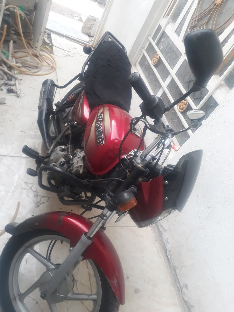 عرض خاص ب ٤٢٥
السلام عليكم اخوان 
هاي الدراجة اخذتهة نهاية ال١٩ بس اوراقها موجودة بالبيت بس مدا الكاهة
عدنا بناء وتركتها صارلي ٤ اشهر 
شغلتها هالايام لكيت الكهربائيات واكفة يجوز فيوزات او تكلسات والهندر كالو سبرنكة فالتة ميرجع ودتذب دهن من الكور يعني اذا كور يتبدل واذا كايمة تتجفت 
يعني سوالف نواعم بالزايد تصرف ٢٠٠ او ٢٥٠ يعني تصير ب٦٥٠ او ٧٠٠ نصحوني كالولي عمرهة ونشوف عرف نطلع نسخة من الاوراق وبيعهة فوك المليون 
بس اني مالي خلك هيج تجارة وماعندي هالايام محتاج 
متشوف عرضتهة بهذا السعر 
الشراي خل يجي وليلكلك لا يوصل 
مكاني الدورة شارع الصحة 
وهذارقمي بي بس تلكرام حتى الايفون بعتة محتاج للالف
***********
