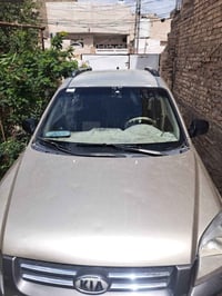 سبورتج • محرك ٢٠٠٠ بنزين • تاير جديد