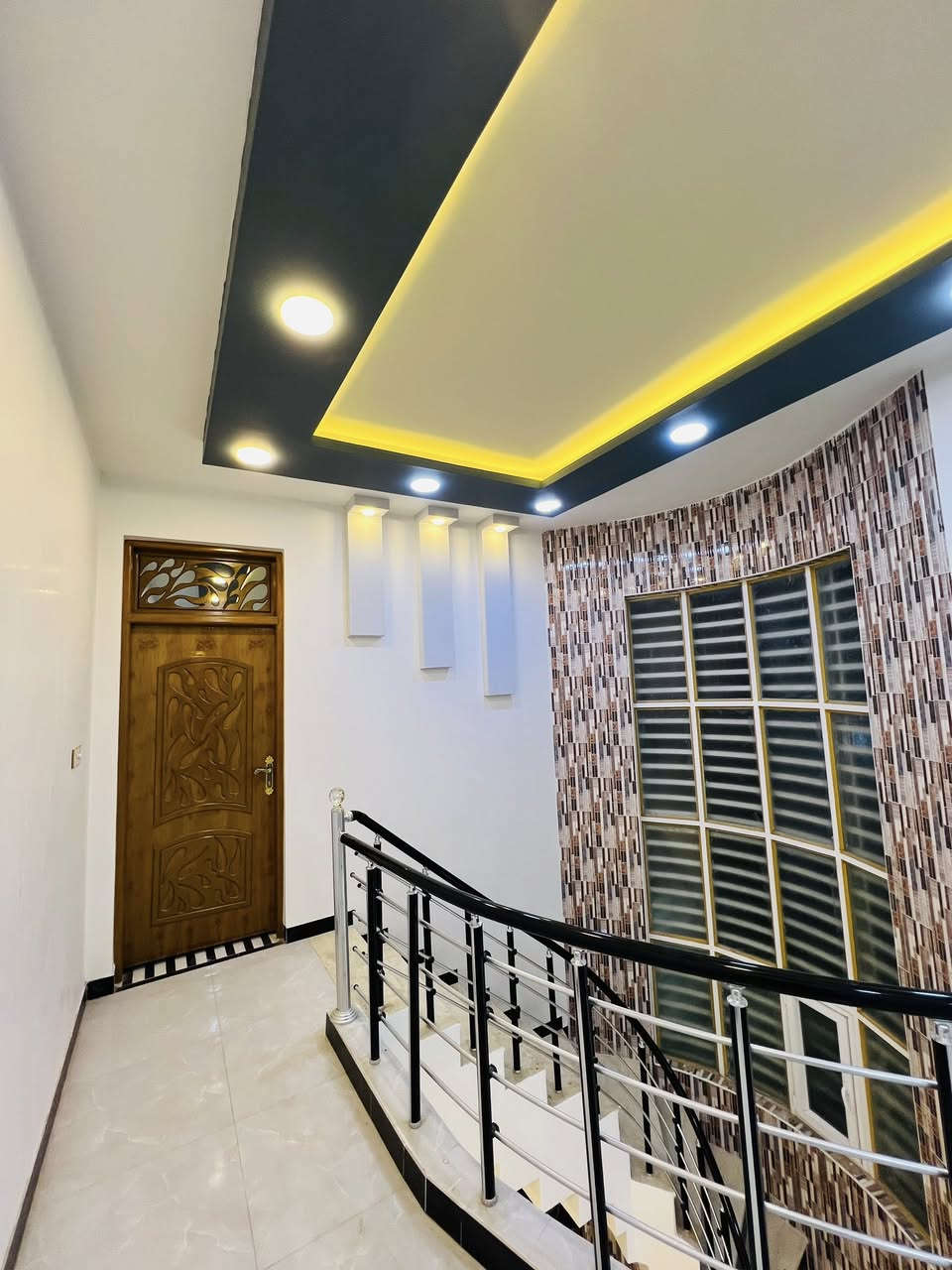 للبيع 120 متر طابو صرف

حي ميسان قطاع 15 .. شارع 10

بناء درجة اولى : صب كونكريت مسلح

طابقين
الاول / غرفة صالة استقبال مطبخ صحيات مكشوفة طارمة
الثاني / غرفتين صالة صحيات

السعر 240 مع المجال

للاستفسار *********** 
مكتب القلعة بحي ميسان مجاور مأكولات السلطان
