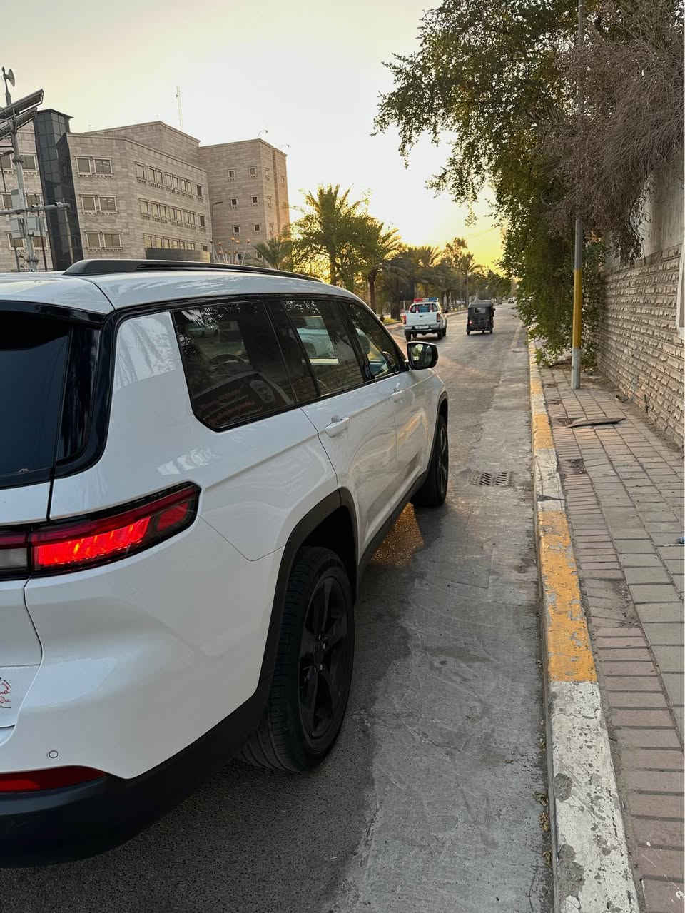 رقم شاصي 1C4RJKAG4P8873791
جيب جراند شيروكي ليميتيد 2023
7 راكب VIP
محرك V6 سعة 3.6 لتر
ماشية 88 ألف كيلومتر
السيارة قطعة تبديل و 4 قطع كلير
رقم اربيل باسمي
تشغيل بصمة
دفع رباعي
رادار أمامي وخلفي
مانع تصادم
تحديد المسار
نظام الرؤية الليلية
حساسات خلفية
مصابيح زينون + LED
بك لايت LED
ويل كب قياس 20
حساسات ضغط الإطارات
النقطة العمياء
كير ماوس
هاند بريك كهربائي
شاشة Apple CarPlay
كاميرا 360
إنارة داخلية LED
مقاعد جلد ومخمل
شفتات مقود
مثبت سرعة Cruise
مودات قيادة وأوامر صوتية
شاحن هاتف لاسلكي
منفذ طاقة
فحص نظام السيارة
المقاعد الأمامية كهربائية
تدفئة المقاعد
4 قطع تبريد
نظام مانع الانزلاق
حاملات أكواب
تدفئة المقود

مكاني: بغداد
رقم صاحب السيارة:*********** Colombo, Sri Lanka
