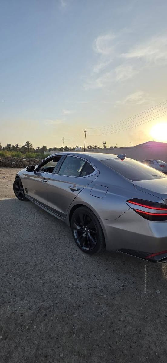 G70 2022  للبيع 
1.محرك: V6 سعة 3.3 لتر توين تيربوAWD فوريل
2.داخل اسود مطرز باحمر وحزام الامان بـ لون الاحمر
3.كشنات كهرباء + خزن ميموري
4.كزوز رياضي بلادي
5.نظام ترحيب و شعار جنسيس بالمري
6.حساسات 360 + كأمره
7.ويل حجم 19انج
8.نظام صوت Lexicon فاخر 14 سماعه
9.تحذير النقطة العمياء
10.وعليها شوته رياضي صوتها طرب
11.تشغيل عن بعد 

 ضرر جدا بسيط قطعه وحده بدون دواخل  رقم اربيل مكان سياره بغداد  ماشيه ٥٥ الف كيلو عليها ادامة كامله باقي تفاصيل خاص او واتساب ***********
