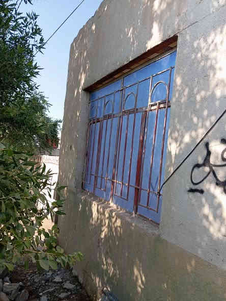 السلام عليكم ورحمه الله وبركاته شيلمان عدد تقريب 32 + زوايه هنكلان  + شبابيك + بيبان +قفص مكيف الشيلمان بيه 4 ونص والباقي على 4 ثقيل بس مو القديم كلش نضيف لامزنجر ولاماكول قبل اشتريته المتر 12الف هسه اريد المتر 8 والشبابيك والبيبان بكيف المشتري ينطي سعر واني بالخدمه مكانهم ذي قار سيددخيل رقم تلفون اتصال فقط ***********
