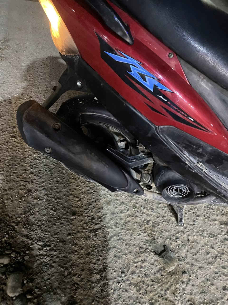 سلام عليكم 
دراجه ماكس عدله 
دراجه خير من الله 
صالنصه FM
و بيها سستم 
دراجه هندر واحد فقط 
يحتاج بس بارد مال سلف و يشتغل 

دراجه شلعه و معدل 
كهربائيات كلها شغاله 

سعر 550
وبيها مجال 
العنوان بغداد الشعب نهايه الفورتات 
رقمي***********
متواجد واتساب و فيس بوك
