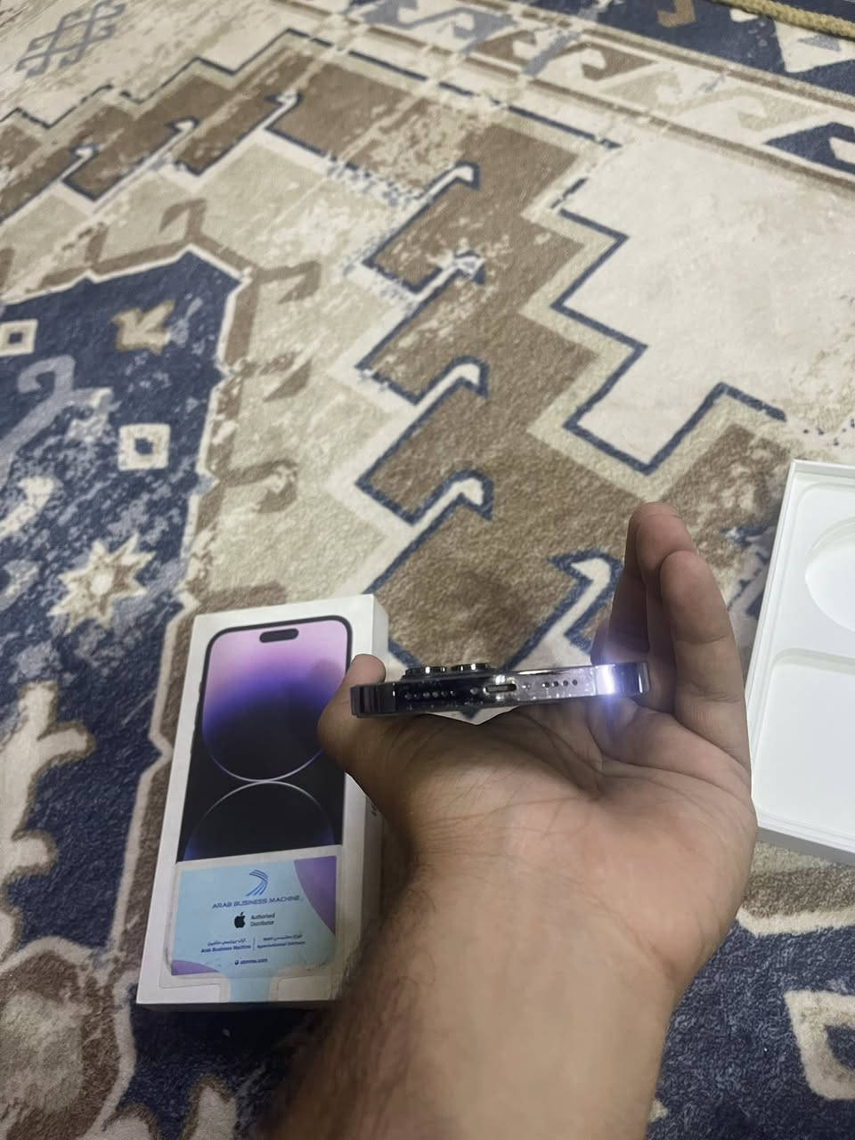 السلام عليكم

14برو ماكس 

ذ256

ب85

كفاله عامه شرق اوسط باكيته ويا  مكان بغداد

السعر900وبي مجال بسيط 

***********

