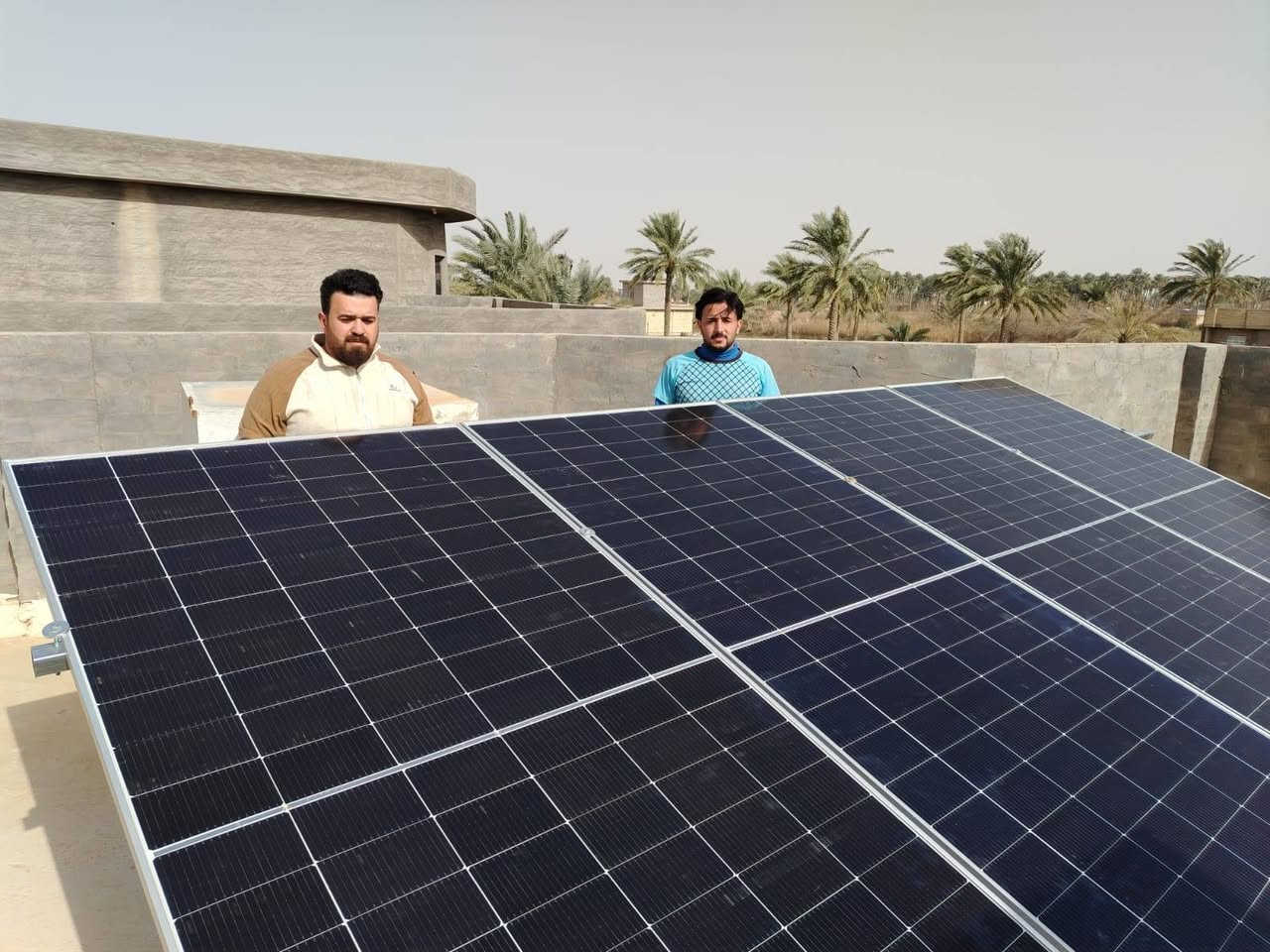 بفضل الله وبحمده قامت كوادر شركتنا (شركة المهندس للطاقة الشمسية) بنصب منظومة طاقة شمسية منزلية لأحد زبائن شركتنا
العرض الاقوى تحطيم الاسعار 🔥 🔥 🔥 🔥 🔥 🔥
العرض الاول 🔥 🔥 🔥
السعر : 4،400،000 نقدا
السعر : 5،400,000 قسط 
القسط الشهر 300 الف فقط
القدرة : 20 نهاري و 15 ليلي 
الألواح: 620 واط ضمان 15 سنة  عدد 8
البطارية: ليثيوم حجم 15 كيلو واط ضمان 5 سنة
الانڤيرتر :  حجم 6 كيلو مع واي فاي مدمج ضمان 2 سنة 
العرض الثاني 🔥 🔥 🔥
السعر :  3,3750,000 نقدا
السعر :4,750,000 قسط
القسط الشهري 263 الف فقط
القدرة : 10 نهاري و 10 ليلي 
الألواح: 610 واط ضمان 15 سنة  عدد 5
البطارية: ليثيوم حجم 10 كيلو ضمان خمس سنوات
الانڤيرتر :  حجم 6 كيلو مع واي فاي مدمج ظمان 2 سنة
العرض الثالث 🔥 🔥 🔥
السعر : 3.000،000 نقدا
السعر : 4,000,000 قسط 
القسط الشهري 222 الف فقط
القدرة : 10 نهاري و 7 ليلي 
الألواح: 620 واط ضمان 15  سنة عدد5
البطارية: ليثيوم حجم 7 كيلو ضمان خمس سنوات
الانڤيرتر : حجم  4 كيلو ضمان 2 سنة 
العرض الرابع 🔥 🔥 🔥
السعر : 2،500،000 نقدا
السعر : 3,500,000 قسط
القسط الشهري 223 الف فقط
القدرة : 8 نهاري و 5 ليلي 
الألواح: 620 واط ضمان 15 سنة  عدد 4
البطارية: ليثيوم حجم 5 كيلو ضمان خمس سنوات
…………………………………………
المنظومات الحامضية  
العرض الاول  🔥🔥🔥
السعر: 2.500.000 نقدا 
السعر: 3.500.000 قسط 
القسط الشهري 223 الف فقط 
القدرة: 9نهاري و6 ليلي 
الالواح : 620 واط ضمان 15 سنة عدد 4 
البطارية: اوكايا 200امبير c10 عدد 2 ضمان 1 سنة 
الانڤيرتر : حجم 4.2KW ضمان 1 سنة 
العرض الثاني 🔥🔥🔥
السعر: 1.750.000 نقد 
السعر: 2.500.000 قسط 
القسط الشهري 166 الف فقط 
القدرة: 7 نهاري و 3 ليلي 
الالواح: 620 واط ضمان 15 سنة عدد 3 
البطارية : اوكايا 200 امبير c10 عدد 2 ضمان 1 سنة 
الانڤيرتر : 4.2KW ضمان 1 سنة 
 #شركة #المهندس #للطاقة #الشمسية 
كركوك - الحويجة - شارع المشاتل قرب جامع كامل الحاج صكر مجاور شركتي الدليان والصبحي للحجم والعمرة 

***********
للحجز و الاستفسار
مدير شركة المهندس للطاقة الشمسية  
ربيع سامي الجبوري 
⁨ ***********
مهندس سعد 
***********
انور الفرحان 
مدير المبيعات 
***********
مهندس الصيانة 
عزيز الفرحان 
***********
 عمر الفرحان 
***********
