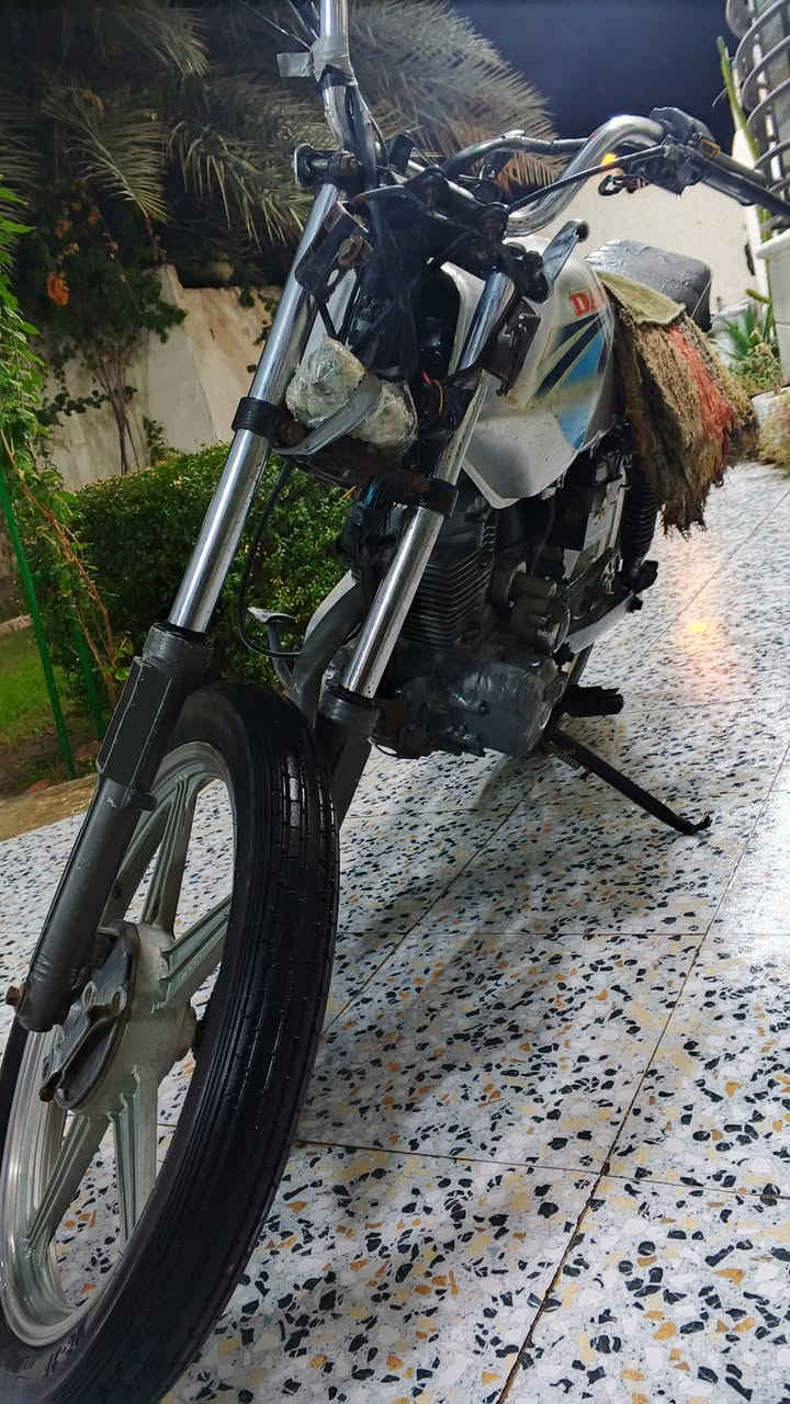 سلام عليكم دراجه فيوم موديل 2008تخم تايرات غراض كلهن جدد ضفيره شغاله سلف شغال عوزه باتري محرك فول((دراجه نااشف))مكاني كربلاء اطويريج لشراي يجي خاص او اتصال ***********
