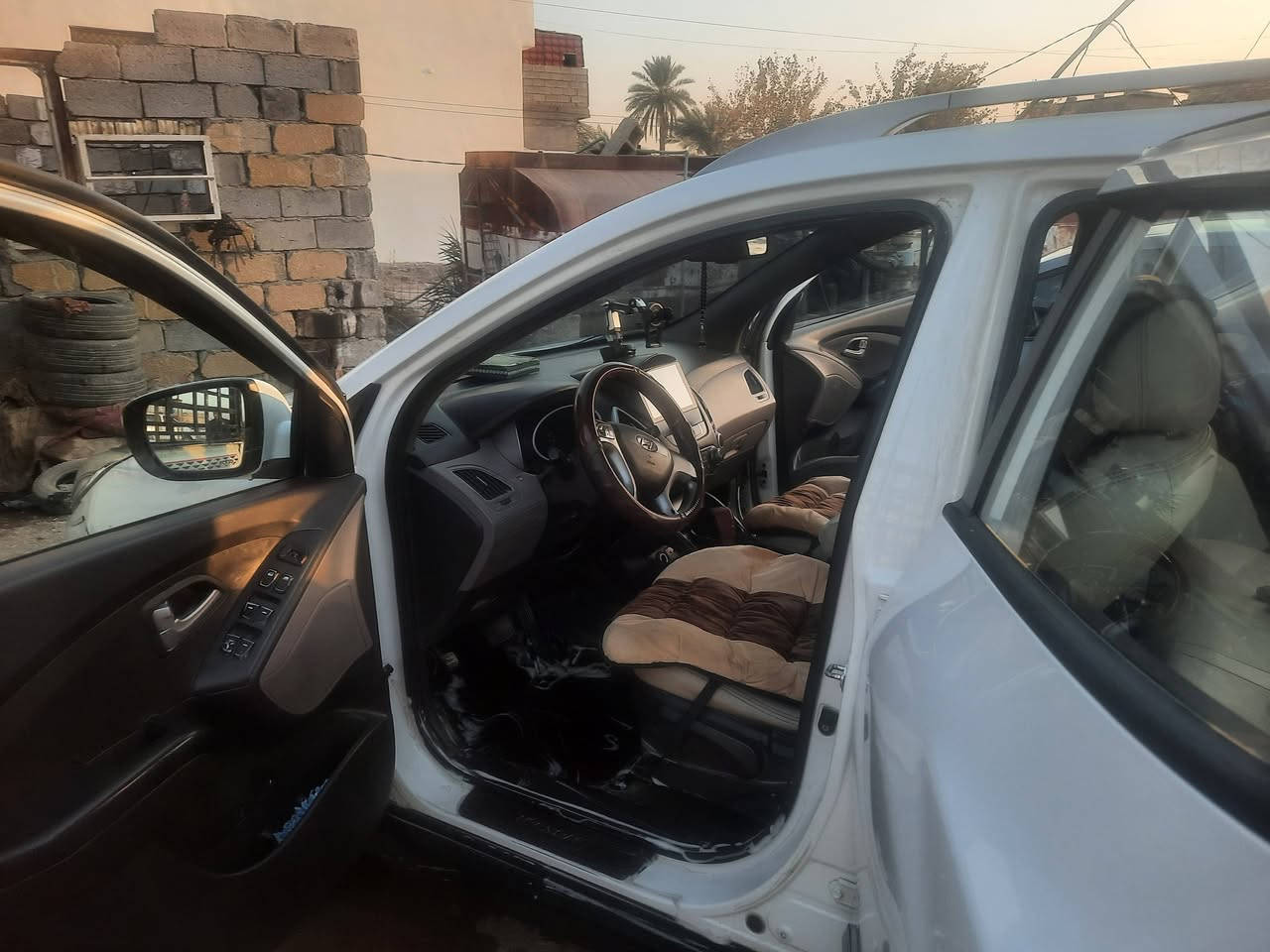 بيع مستعجل 🚗 للبيع: هيونداي توسان 2013
📍 مكان السيارة: بغداد – المدائن
📞 للتواصل: ***********
💰 السعر..130 ورقة – قابل للتفاوض
🛠️ المحرك: 4 سلندر – 2400cc

⚠️ أضرار السيارة:
• وارد خليجي
• ضرر في جهة عكس السائق (مبدل بنيد وجاملغ) أصل مطابق

📌 تفاصيل إضافية:
• رقم السيارة بغداد مشروع وطني
• باسم المالك تحويل مباشر
• لون السيارة أبيض
