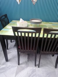 ميز طعام • حي تونس