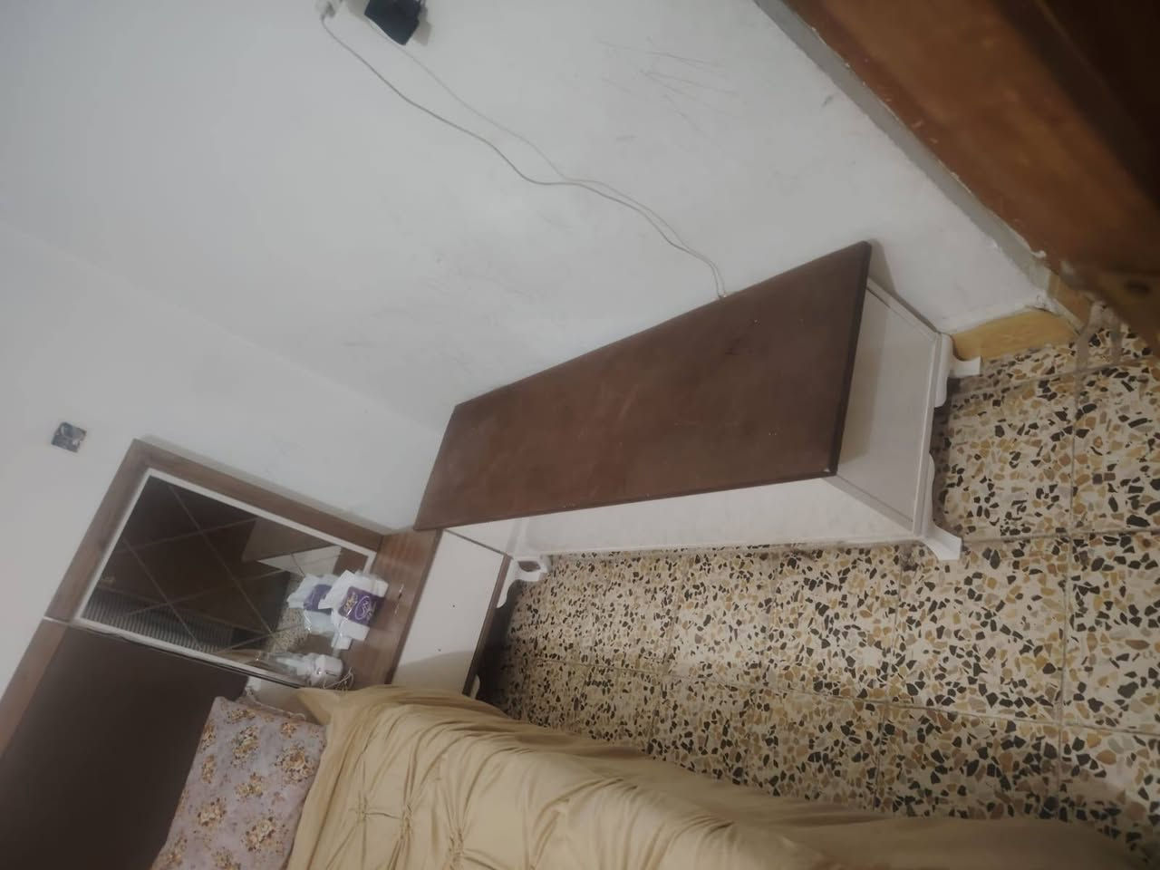 السلام عليكم غرفه نوم للبيع شرط نضافه وكلش مرتبه سعر 360 وبيه مجال  
تواصل ***********
