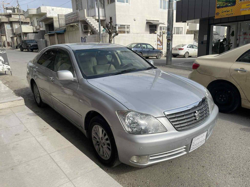 بچوک بە گەورە ساج مەلەکی سێ دوکمە و پەردە داشبڵێ ڕەقەم یەک جوانە فۆرمیکای نەشکاوە  بێ چاڵ و شوخت سەقف شوشەی بێ مەسرەف تەقەو ڕەقەی نیە جایزە سەیارەکە لە سلێمانیم ***********
سعری 51 السليمانية, العراق
