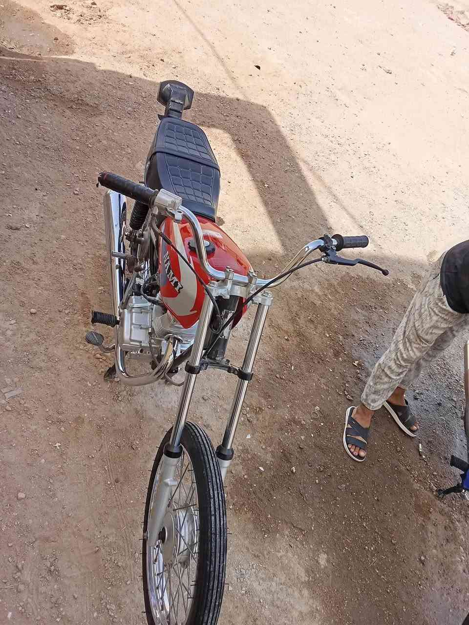 اربعه البيع شاصي مديل 15والمكينه 26نامه سعر 800وبيها مجال ‏‪0774 431 1839‬‏
