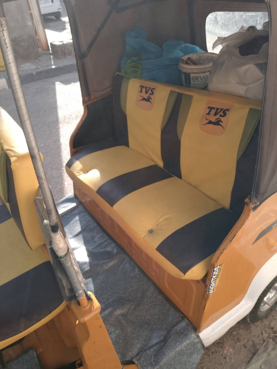 سلآم عليكم تكتك TVS مديل 19 داخله ب20 رقم وسنويه انكليزي لوحات كامله تحويل مباشر ثاني يوم. المكينه مفتوحة مرة وحده ناعمه  ماتنسمع خرسة مااشالله
البدي شوف العين نظيف كلشش فقط بي ضربه موضحه بصورة ومامرجعه عدل كهربائيات شغاله دوشمه جديده دشبول جديد كله جديد بيها ماذب ربع عليهه كبل لشارع 
المكان بصرة الحيانيه.السعر 4500 
الاتصال أو واتساب *********** مو شراي لا تخابر
