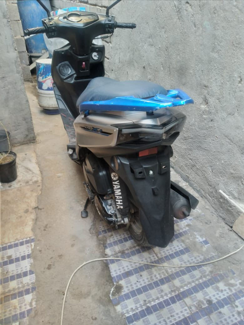 مكلف بنشر  
هاي الدراجه للبيع  كلها شغال عداد اشاير كلها من كلشي سلف هندر ما مفتوحه  مكان الدراجه بصرهً كرمتًعلي الطيف  سعره 800رقمً صاحب الدراجه ***********
