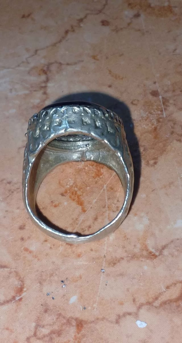 محبس عقيق يماني قديم 
الفضه عيار 925 مختوم سعره35
*********** البصرة, العراق
