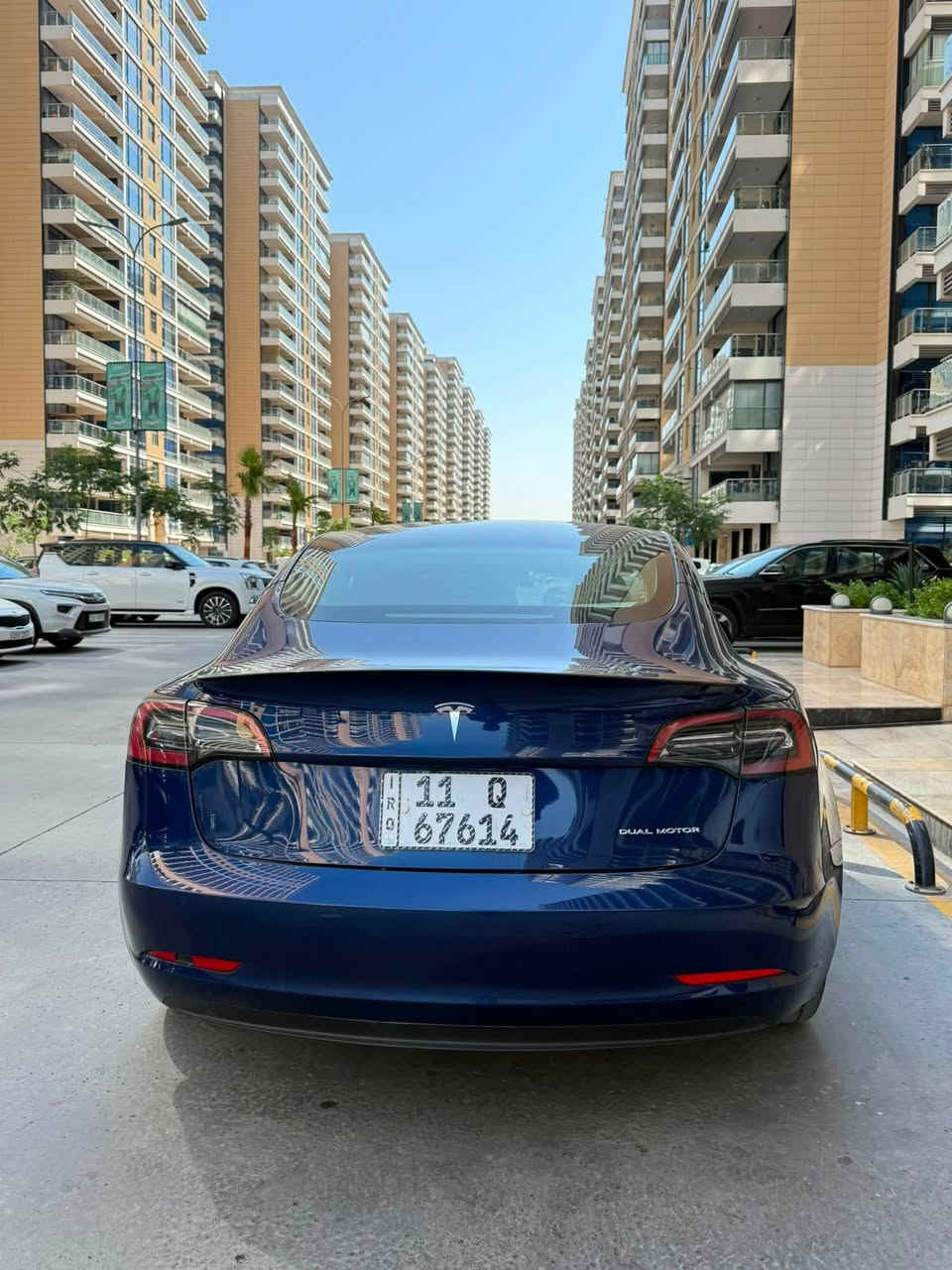 سلام عليكم
للبيع تيسلا مودل٣ 
دبل ماطور لونك رينج 
٥٠٠ كيلو بالشحنة
موديل ٢٠٢٣
ماشية٤٣ الف كيلو
سيارة اونلاين مربوطة بالتلفون
حادث امامي 
بطارية وماطورات مكفولات شرط الفحص
سعر ١٧٥ ورقة 
مكان بغداد منصور
***********
