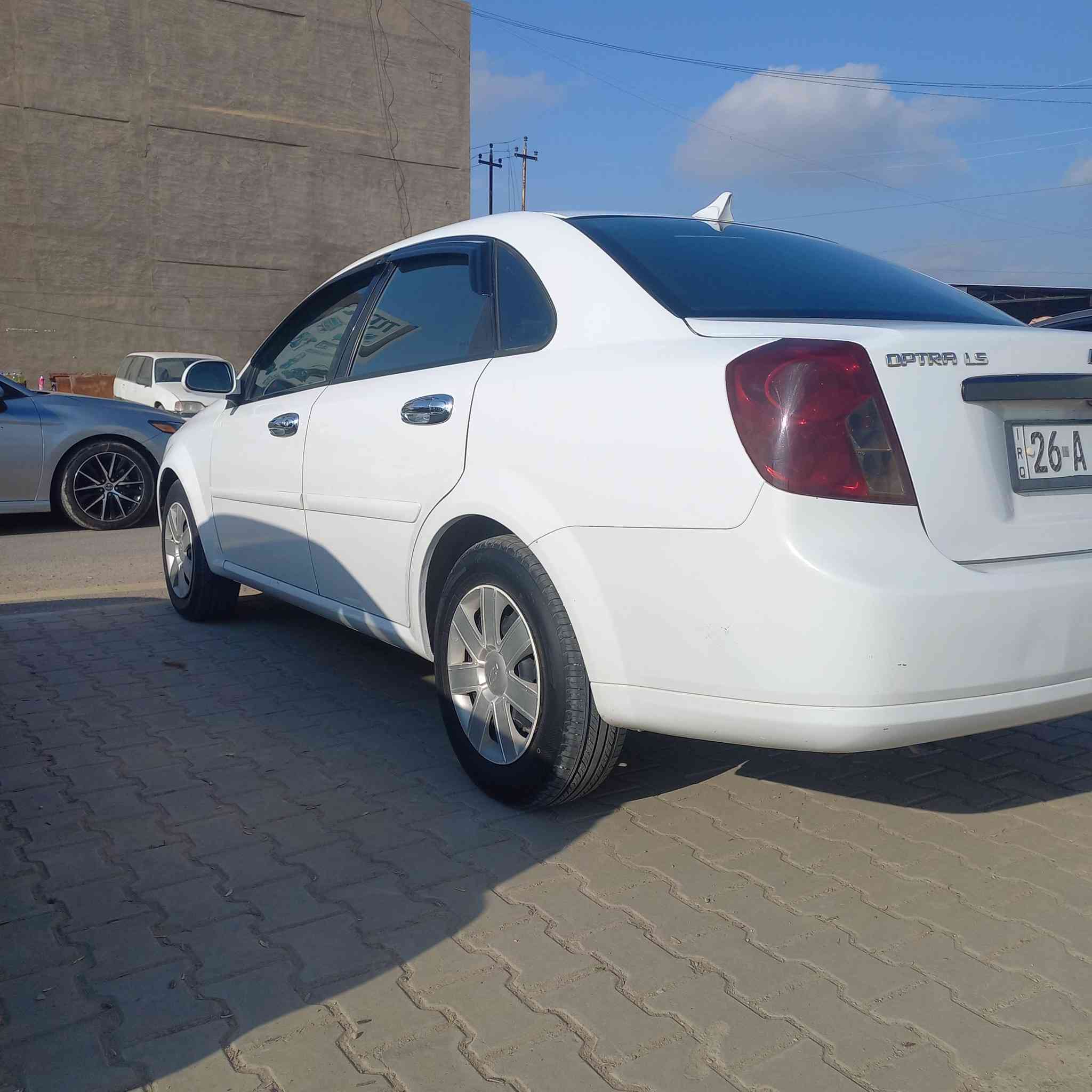 اوبترا 2011 للبيع
لون ابيض ✅

كير مكينه بشرط 

تخم تاير جديد 🆕 

صدر امامي خلفي جديد 🆕 

تبريد تدفئه كله شغال 

كير عادي 

رقم صلاح الدين الدولي شرط التحويل 

قطعه وحده صبغ فقط جاملغ 

السعر83💵 وبي مجال بسيط 

العنوان تكريت 

للاستفسار ***********
