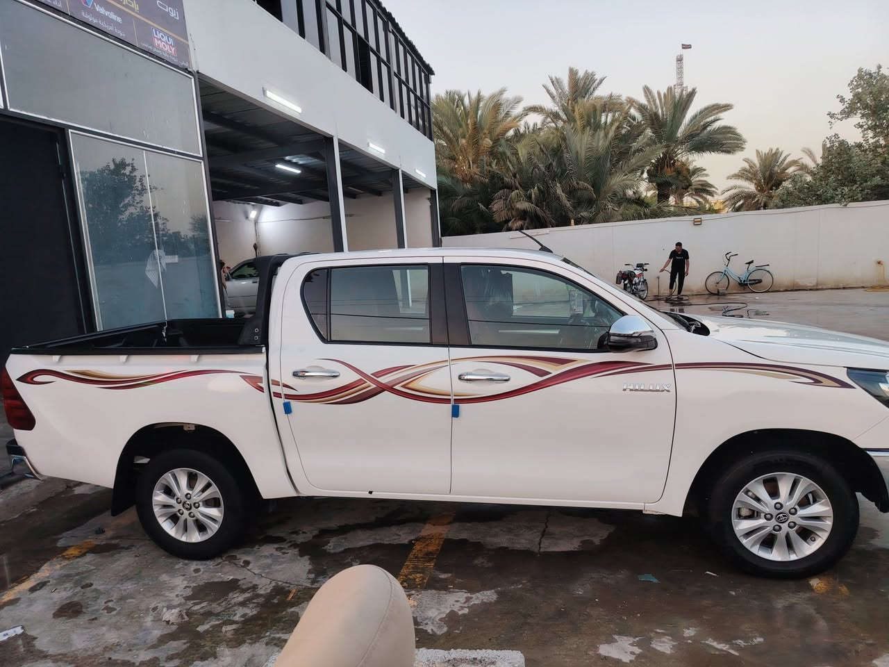 هايلوكس موديل 2024كويتي فول مواصفات  اوتوماتيك رقم بابل مكفول ماشيه 46الف ***********
