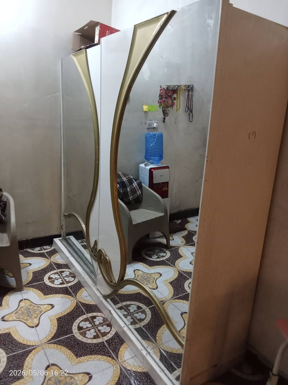 سلام عليكم البيع عنوان بغداد بلديات ***********
