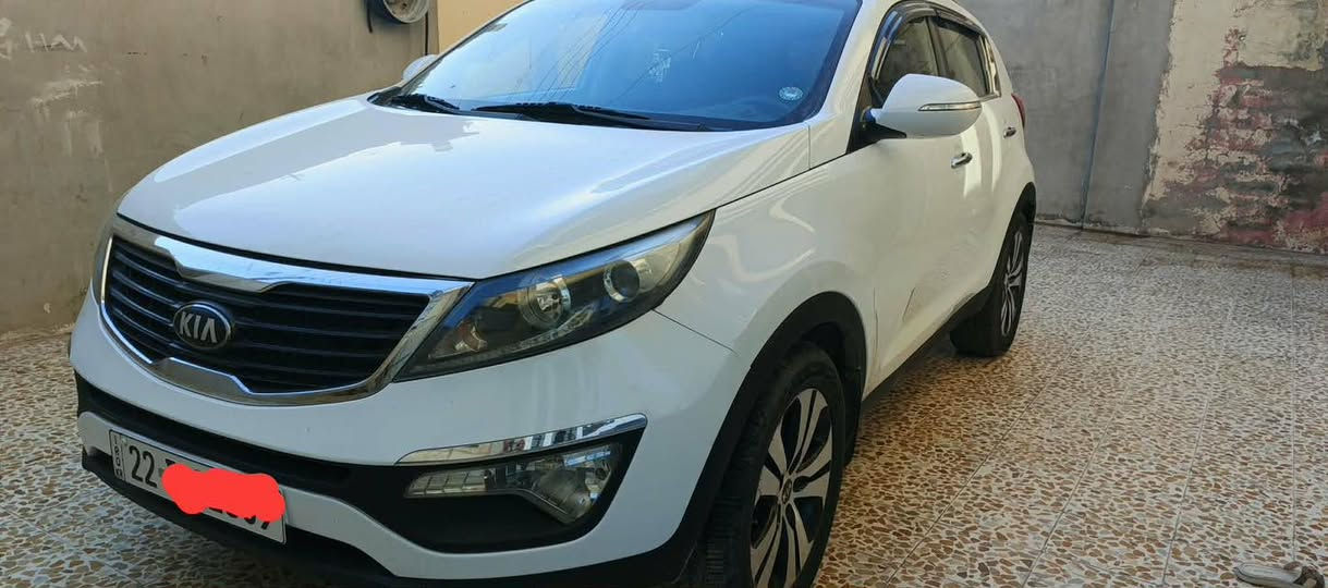 اسبورتج 2014 سنويه جديد بسمي
باب السايق صبغ 
قبق صندوق بارد شبرين 
السعر 145 بيها مجال قليل
***********
