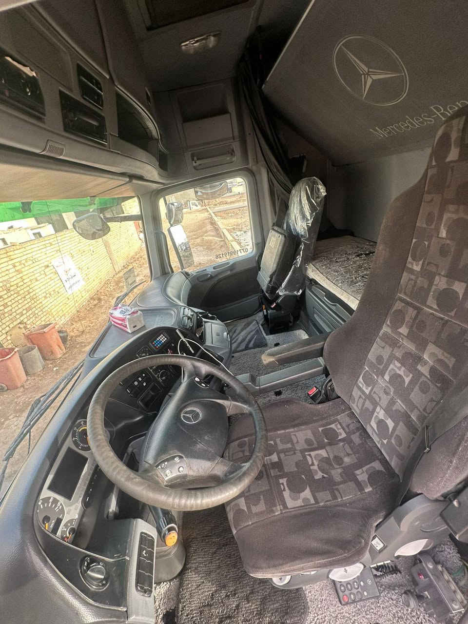 السلام عليكم
اكتروس مارسيديس 2008

حجم 1848 كفاله عامه 

تخم تاير ياباني ويل كروم 

***********
