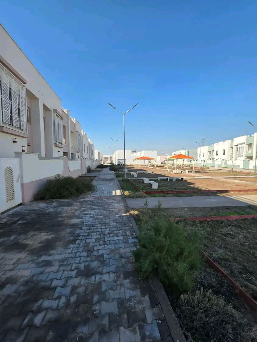 بيت طابو للبيع في مجمع الدبوني السكني طابقين فئة ارمل مطلوب للاسكان تدفع بالشهر 50 ألف مساحة 140 طابقين جاهز للاستفسار الاتصال على الرقم التالي ***********
