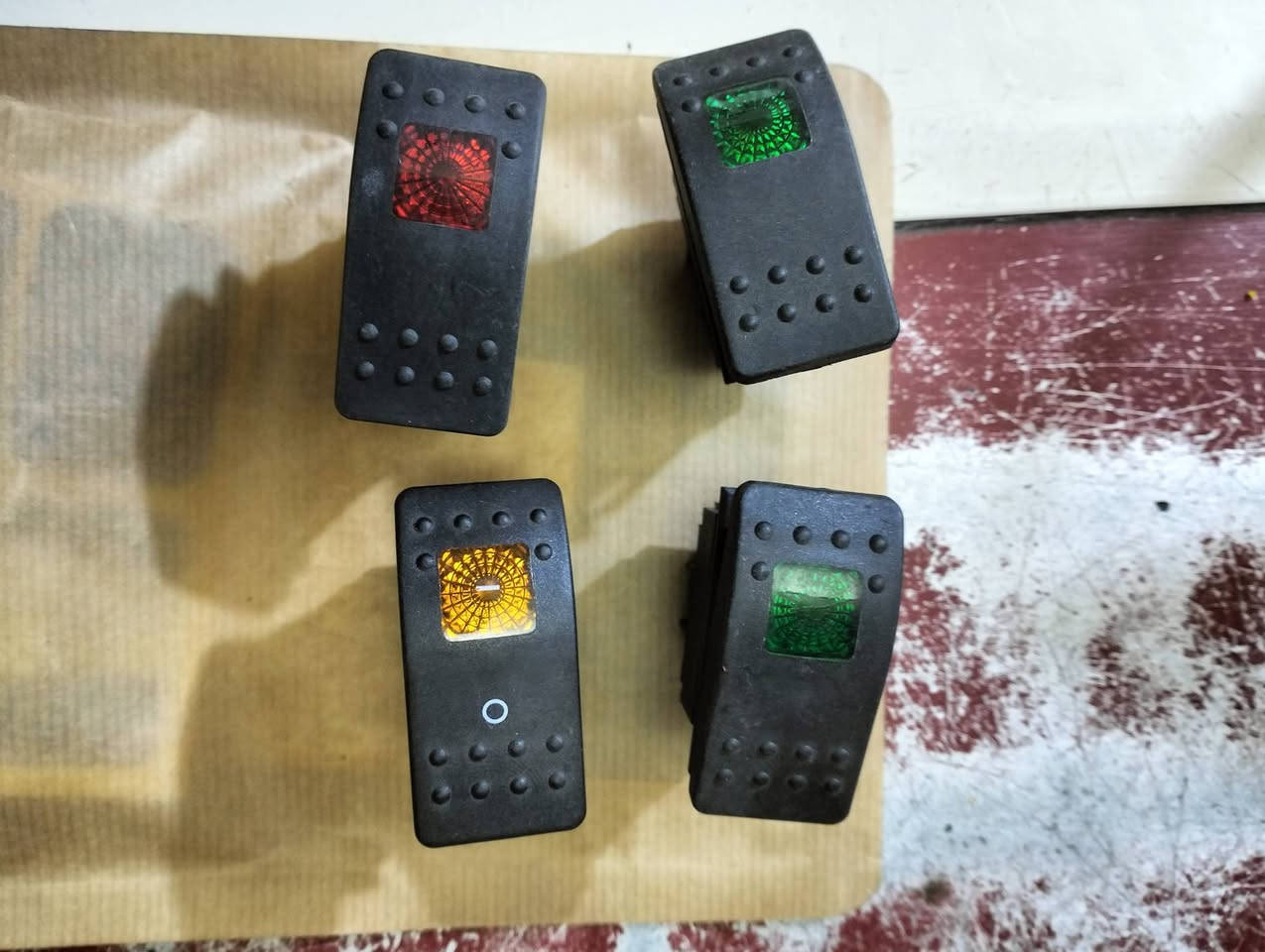 دكم بولارايس اصلية استيراد امزون سعر الدكمة الوحدة 20 الف
راسل الصفحة خاص او واتس اب 
***********
