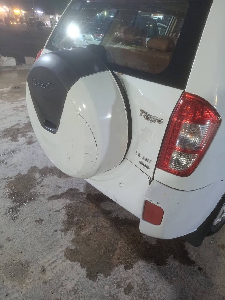 السلام عليكم
تيكو 2013 
مكينة 1800 بيها خيط تبخير 
تخم تاير جديد شادة قبل 3 اشهر 
باتري جديد 
تبريدها ثلج شغال 
رقم بغداد انكليزي بأسمي تحويل ثاني يوم 
هزة جديدة سنوية 2029 
صدرها 50%
 بيها صبغ كد شبر بالبنيد 
بيها ضربة بالصندوك ضررها موضح بالصور
السعر 57 وبيها مجال 
مكان بغداد البلديات 
***********
