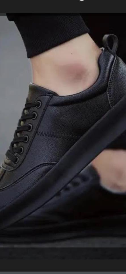 سلام عليكم شباب احذيه ماركه اصلي جمله مفرد موجود اي قطعه موجود سعرها6الف متواجد فقط سيم كارت رقم تلفوني ‭0781 409 4039‬
