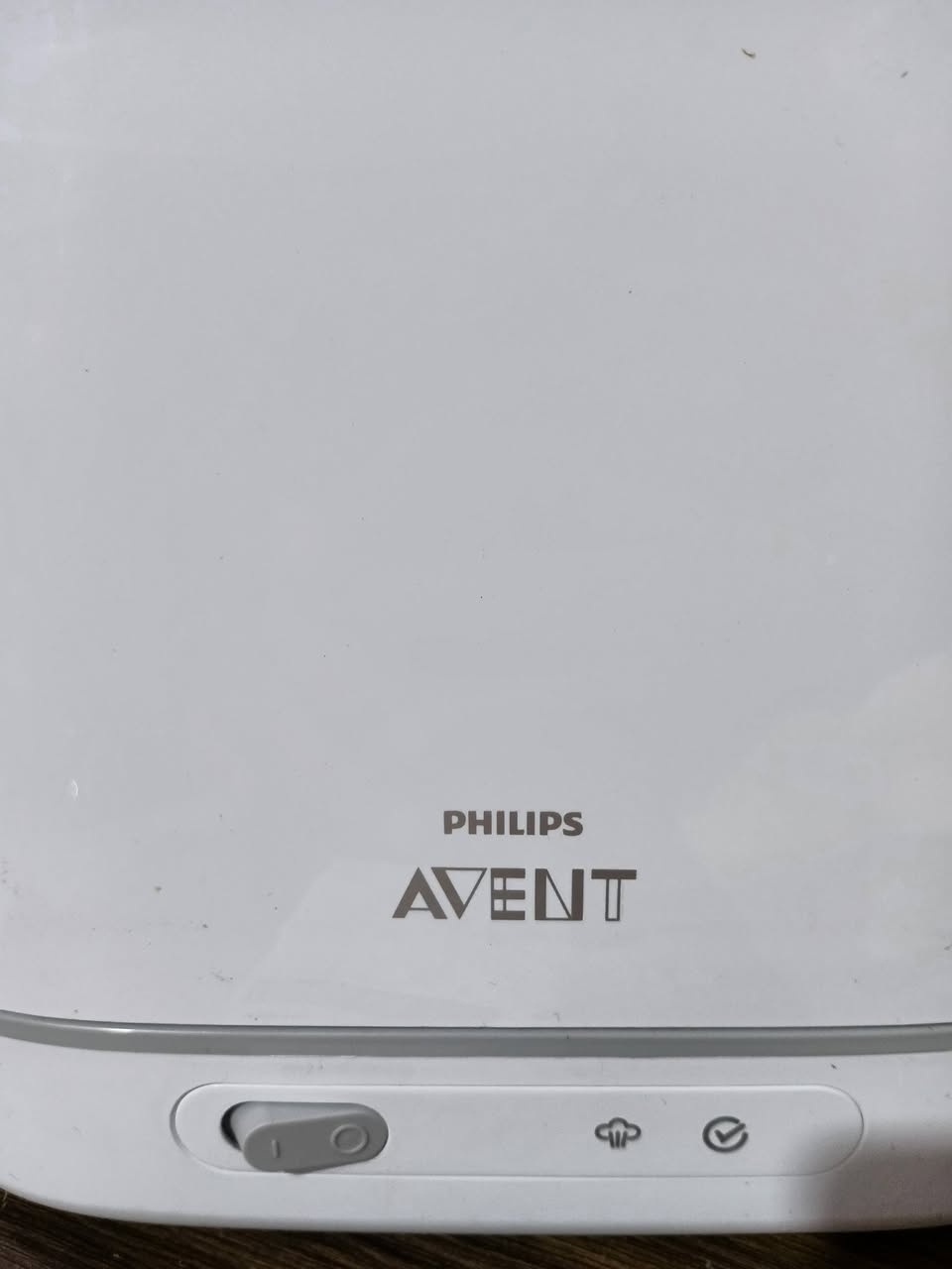 هذا المنتج هو جهاز تعقيم رضاعات فيليبس أفنت الكهربائي بالبخار 4 في 1 (طراز SCF286 أو SCF287). 
التعقيم: يقتل 99.9% من الجراثيم الضارة باستخدام البخار الطبيعي خلال 6 دقائق دون مواد كيميائية. 
السعة: تصميم واسع يتسع لما يصل إلى 6 رضاعات بالإضافة إلى الملحقات الأخرى. 
التصميم: يتميز بتصميم معياري قابل للتعديل لتوفير المساحة. 
الإغلاق: يبقى المحتوى معقماً لمدة تصل إلى 24 ساعة في حال ظل الغطاء مغلقاً.


**إذا كنت صاحب هذا الإعلان وتريد حذفه لأي سبب، رجاءا أرسل رسالة إلى الدعم الفني**