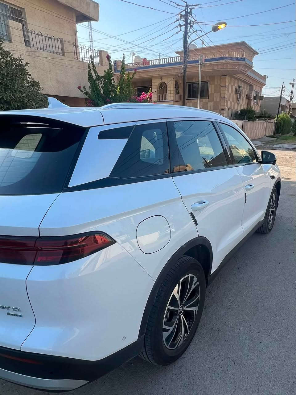 بي واي دي سونك برو موديل 2025
فول مواصفات عدا الفتحة مرقم بغداد 

لون ابيض مقاعد جلد رصاصي

مقعد السائق كهربائي

نظام 13 كاميرا محيطية

نظام الاصطفاف التلقائي Auto Park

نظام التشغيل والإيقاف الذكي

داش كام أمامي 

12 حساس أمامي وخلفي

كامله مع الشاحن و السبير 

يوجد فطر بسيط في البلاستك في الدعاميه الاماميه فقط 

باقي المواصفات معروفة السيارة بحالة الوكالة ماشية 19000 كيلو

السعر / 26000

العنوان بغداد 

***********
