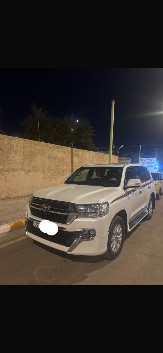 لاندكروزر  موديل 2021:
سيارة دفع رباعي 8 مقاعد بمكينة V6 4.0L تنفس طبيعي 271 حصان. شباك كروم ولدات زنون. داخلها جلد وفتحة سقف وشاشة 9 إنش.  كامره. حساسات رادارات نقاط عمياء
 فول مواصفات GXR ساز 
رقم اربيل هزة وسنوية جديد كامل وبأسمي مكان السيارة كربلاء صارت بيه طخه بسيطة بلجاملغ الخلفي ربع وربع بلباب الأمامية شي بسيط اقل الربع سعرة ب540 وبية مجال السيارة جديدة بمعنى الكلمة ممفتوح بيه أي شي وكلشي بيه بلادي وعلى وضع الشركة
للتواصل :*********** بي واتساب
