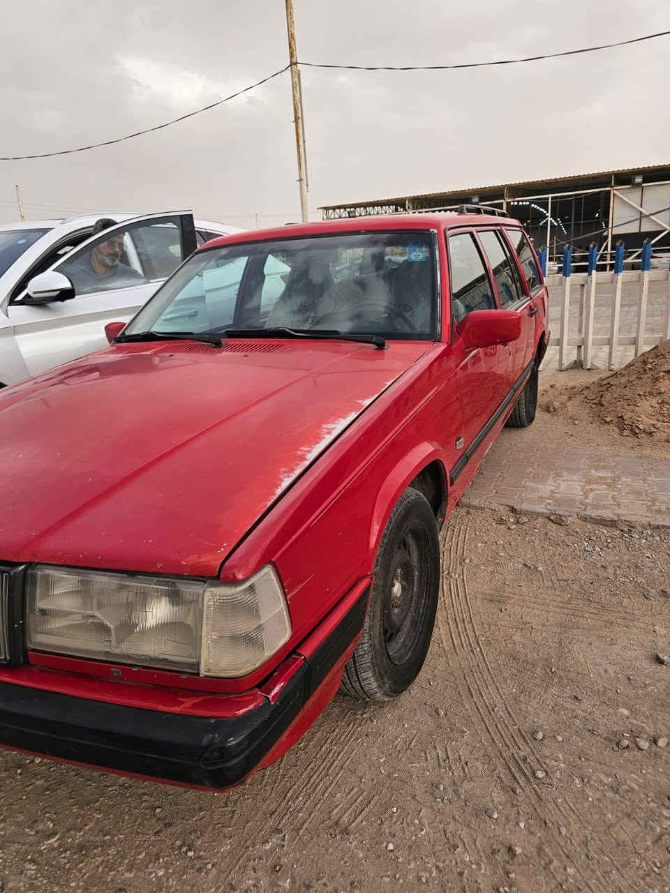 سلام عليكم سياره فالفو جاهزه
مديل ٩٣
فتحى تبريد شغال
شاصي مكفول مابي اي خياس
جام كهربائي كلشي بيه بلادي
تخم تاير جديد مكفوله من ضربه 
سياره بسمي ستوني مداور وصاعده هزه
مكينه وكير جدد وبلادي وسعر ٧٠ بيه مجال بصيط *********** مكاني كوفه
