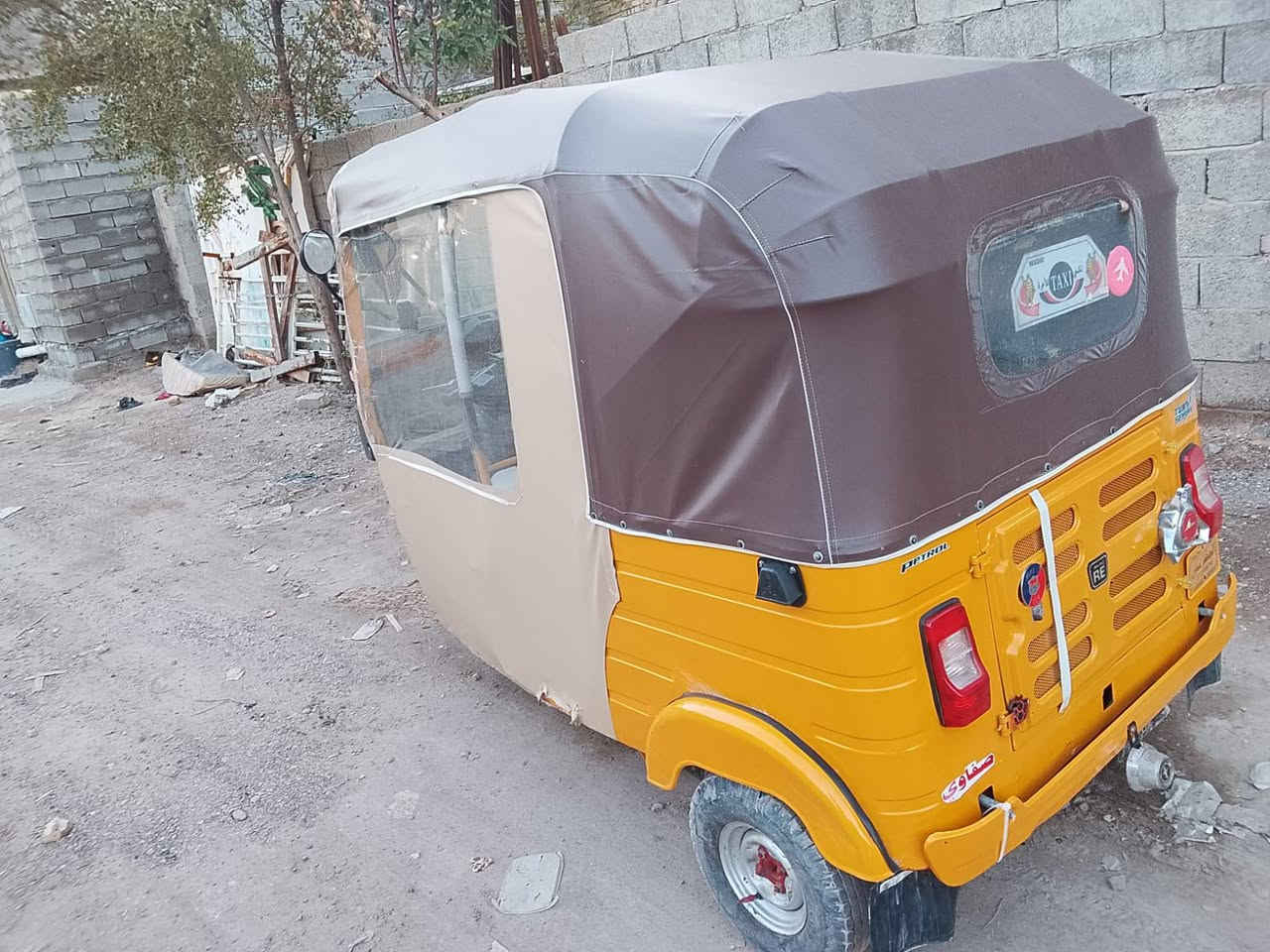 سلام عليكم تكتك مديل 2018شهر ،11يوم 24 تكتك اوراق المصطفئ معمره دوس بس او مرشوشه خفيف جماليه  تكتك خير من الله كهربايات كله شغاله تايرات نضيفه دوشمه  مكينه 2020 ((((التكتك بيه اكسل او ما متكد منه الن وديته كالو اكسن بدلت دهن الكسن راح الصوت او هسه هم رجع ما اعرف شنو الوضع المهم شباب تكتك شغل وطلع الشارع مكاني بغداد ام الكبر ولغزلان ***********ستفسار
