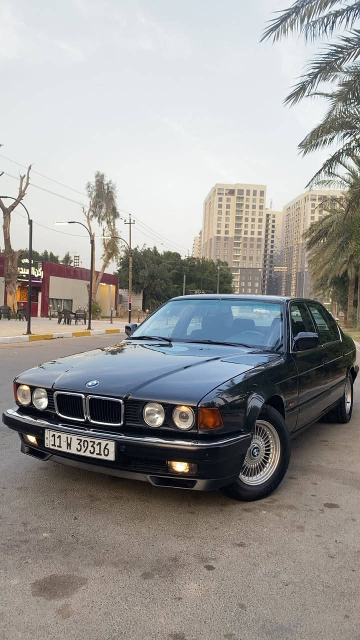 للبيع 
Bmw740 
موديل ٩٢ رقم بغداد الانكليزي هزه جديده تحويل مباشر 
سياره جديده بمعنى الكلمه وارد ياباني 
محرك ٤٠ اصل بليته وسنويه 
محرك كير شغاله ١٠٠/١٠٠
تبريد شغال ثلج ويه السويج 
حداديه جديده امامي خلفي
موصفات 
دبل ايرباك دبل كمبيوتر دبل جكمجه 
داخل بالكارتون بلادي ممفتوح ولا مبدل 
كراسي مخمل كهرباء خزن ميموري
بطاين مخمل صاج ملكي ابو الخط 
حساس دعاميه امامي خلفي 
منظومه صوت امبفاير بلادي البينا 
سيدي جنجر بلادي 
مري جانبيه كهرباء 
جام اربعه كهرباء 
ويل شعاع اصلي وتخم تاير جديد 
منضومه زنون 
سياره بدون تعمير بدون دكه جاكوك مصبوغه بيها قطع 
ماشيه 310 حقيقي 
بعدها كلشي بيها على وضع الشركه كفاله من كل شي 
 كلشي بيها بلادي ومصروف عليها ادامه كامله بدون اي نقص مال جناي على ايد وحده ترايها مفتوح وين ميعجبك ريحه الشركه بيها
السعر 95$
للاستفسار الاتصال على الرقم ***********
مكاني السيديه حي الاعلام
