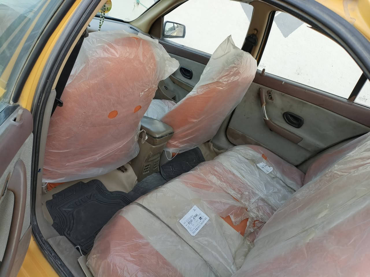 حداديه جديده 100/100
تبريد شغال ثلج 100/100
تخم تاير جديد 
باتري جديد 
غرفه جديده 100/100
سياره جاهزه من كلشي ربع ماذب عليه 
سماعات بلادي مجسم 
السعر ب 45 وبيه مجال الشراي يتصل وبي خير ويدلل
رقم بغداد نكليزي
مكان السياره كربلاء 

***********
