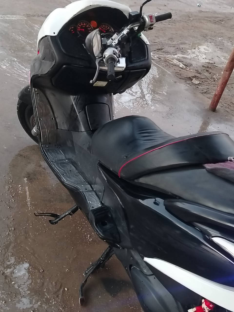 السلام عليكم
فورزه 08دراجه خير من الله ما نقصه شي وجه بومه مكينه ناعمه حيل وشلعه ومعدل فول عليه ادامه كامله  مكاني حله ***********
