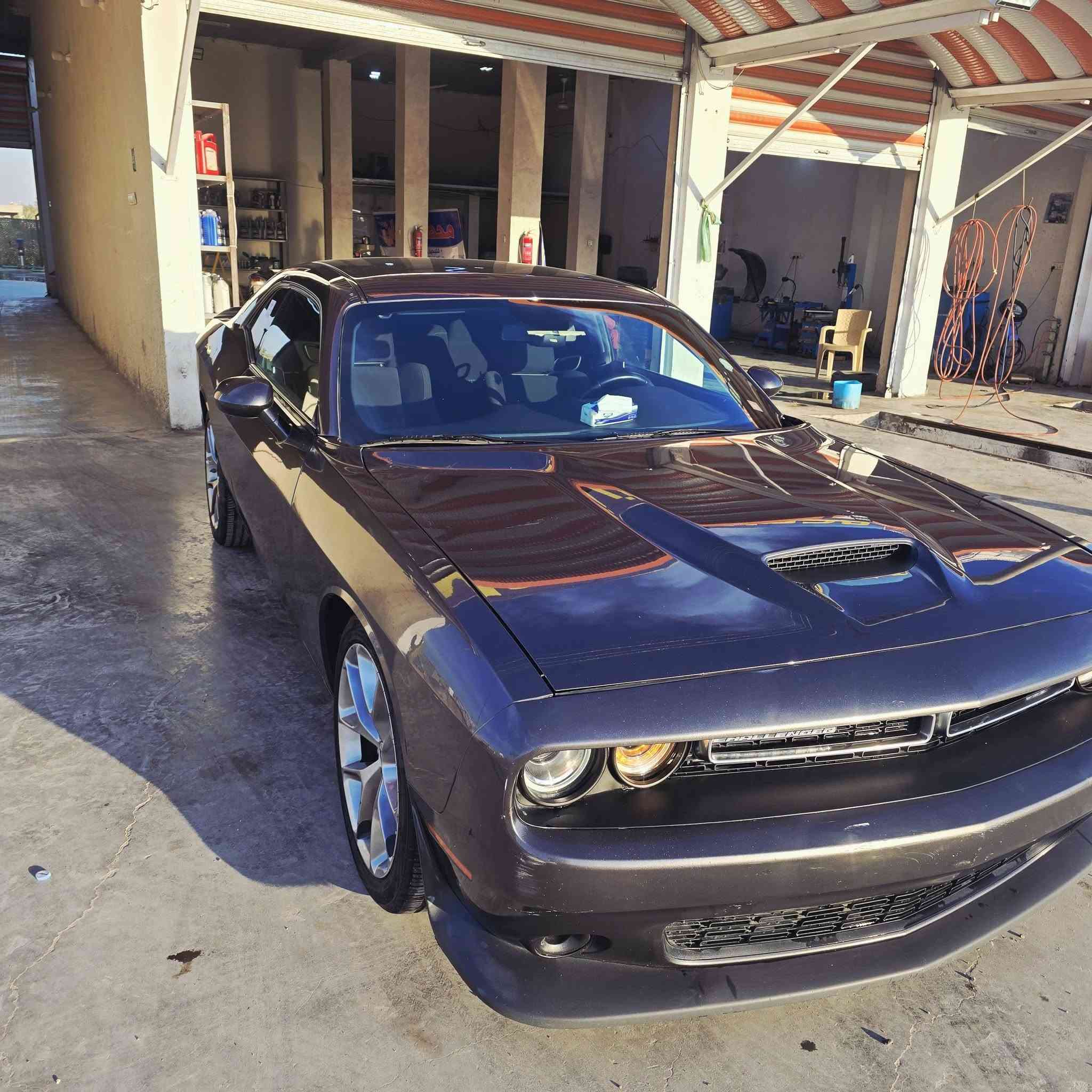 للبيع جالنجر ٢٠٢٣ 
السياره فحص 
بدون دواخل 
*********** 
العنوان بابل
