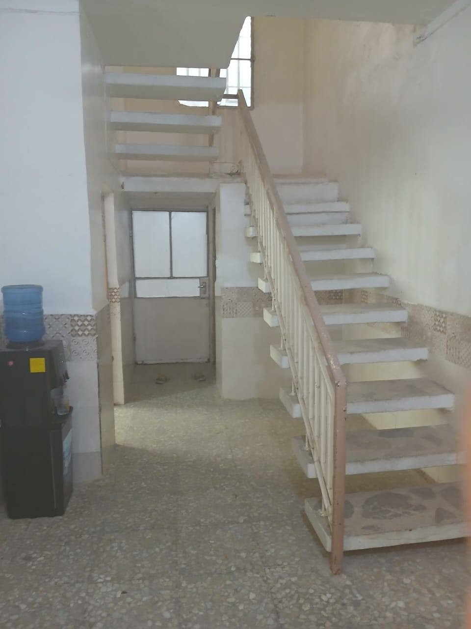 دار للبيع
طابو صرف
مساحه 99 م
 موقع مرتب واجهه 9 م نزال 11 م
يحتوي 2 غرف ومطبخ وصحيات
عرض الشارع 20 م بحي المعملجي بسعر مناسب
للتواصل على الرقم ***********
